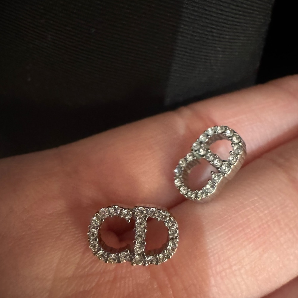 Christian Dior mini stud earring